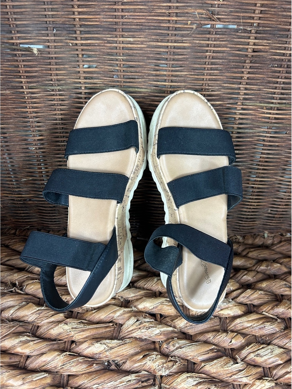 Universal Thread black platform sandals - Picture 5 of 8